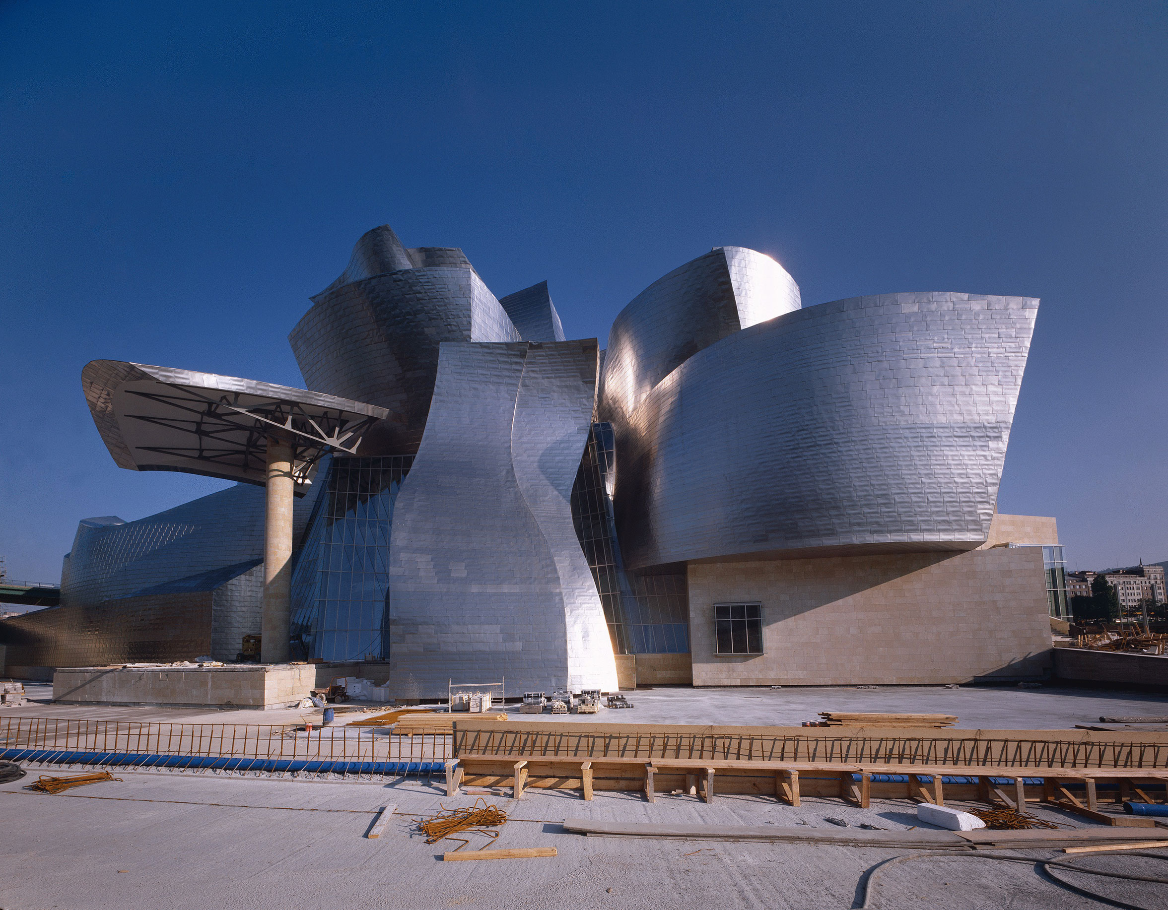 Frank Gehry: Architect  The Guggenheim Museums and Foundation